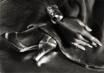Puppet Hand and Foot
1938
selenium-toned gelatin silver print
