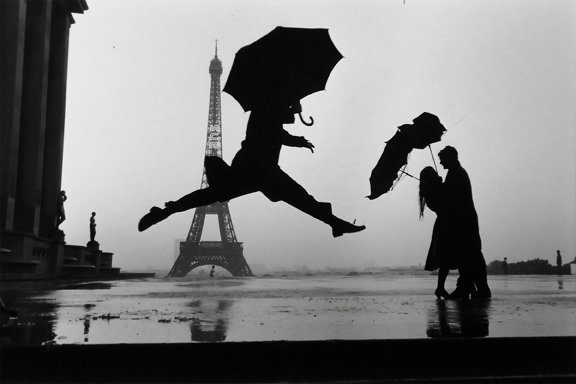 Paris [man with umbrella]
1989