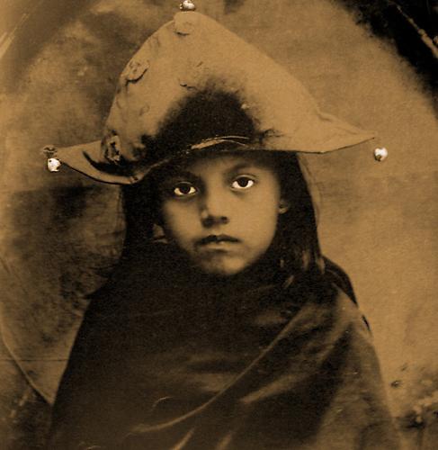 El Gorro
1990
hand varnished gelatin silver print