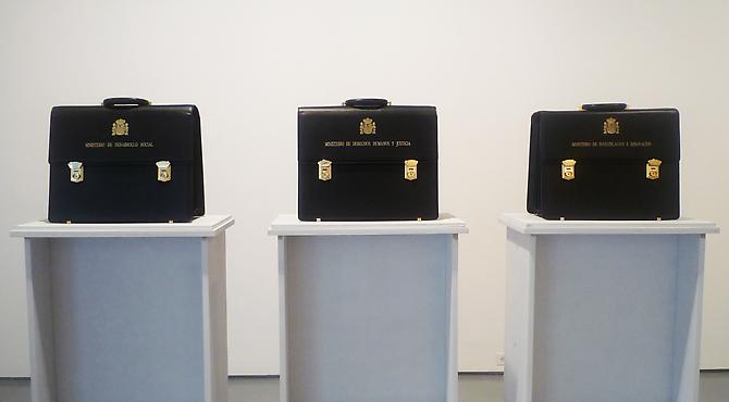  MUNTADAS
Carteras sin Ministro, 2012 
Three gold-embossed leather briefcases, each 17 x 13 x 8 in., edition of 3
Published by Galería Moisés Pérez de Albéniz, Pamplona, Spain 
  View More  ➤ 