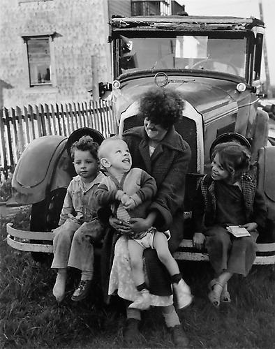 Mendocino, California
1948
gelatin silver print
