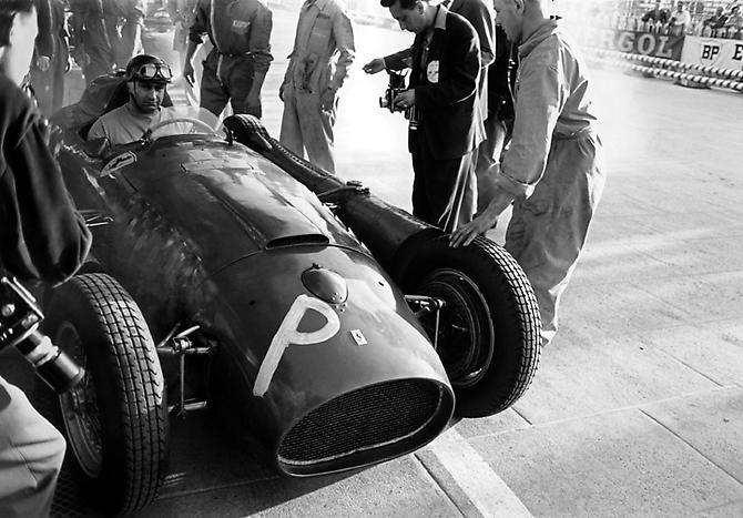 Juan Manuel Fangio, Lancia-Ferrari D50, Monaco
1956
gelatin silver print