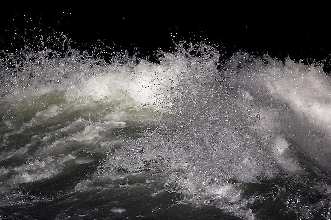 STANDING WAVE #12 | DIGITAL C-PRINT | 127 X 190 CM | 2007