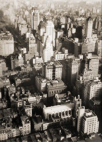 Untitled [aerial cityscape]
not dated
vintage gelatin silver print