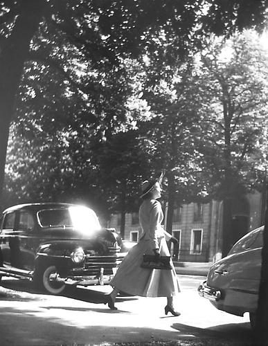 Walking, Mode, Paris
1948
gelatin silver print