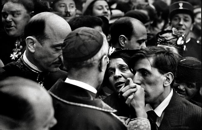 Cardinal Pacelli, Montmartre, Paris
1938
gelatin silver print