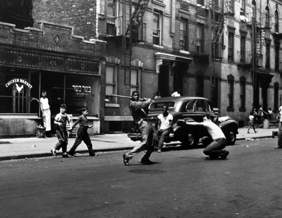 Stickball, New York City
1950
gelatin silver print