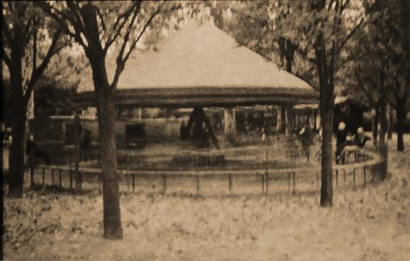 The Carousel, Paris, France
artist proof
2001
gelatin silver print