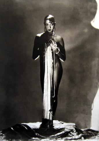 Josephine Baker, Paris
1929
platinum/palladium print