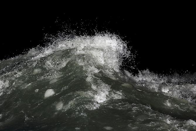 STANDING WAVE #3 | DIGITAL C-PRINT | 127 X 190 CM | 2007