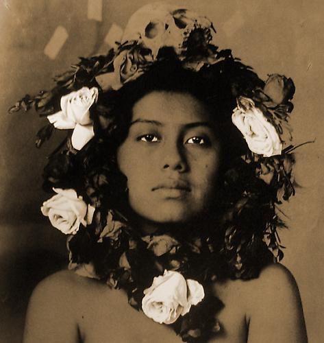 La Rosa
1989
hand varnished gelatin silver print