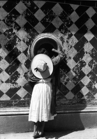 La Hija de los Danzantes
Gelatin silver print
1933