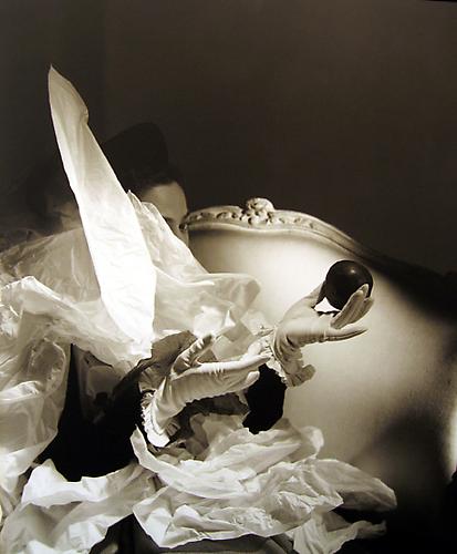 Birthday Gloves, New York
1947
gelatin silver print