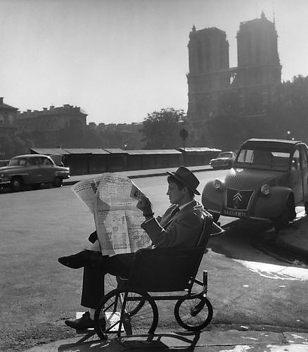 Jean-Paul Belmondo on standby, in between takes, not far from Notre Dame (A Bout De Souffle)
1959
gelatin silver print