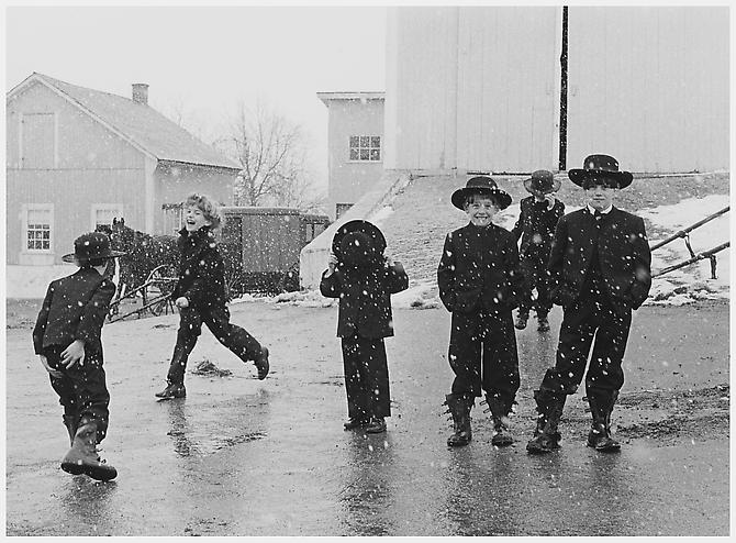 Amish Children Playing in Snow
1969
platinum/palladium print