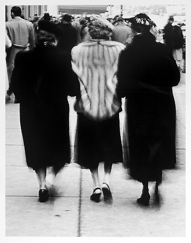 Three ladies, rear view
mid 1950s
Gelatin Silver Print
