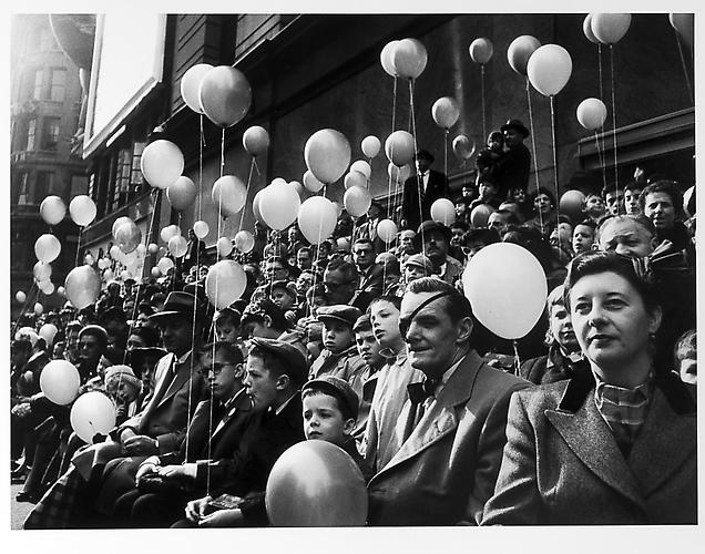 Thanksgiving day parade, balloons, man with eye patch
mid 1950s
Gelatin Silver Print