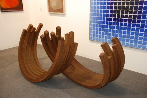 Bernar Venet, 2008
222.5° Arc x 13 (in two parts)
2008
105 x 52.5 x 145 cm (group x 7)
105 x 46 x 145 cm (group x 6)