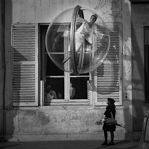 Flower Girl Faces, Paris
1963
archival pigment print