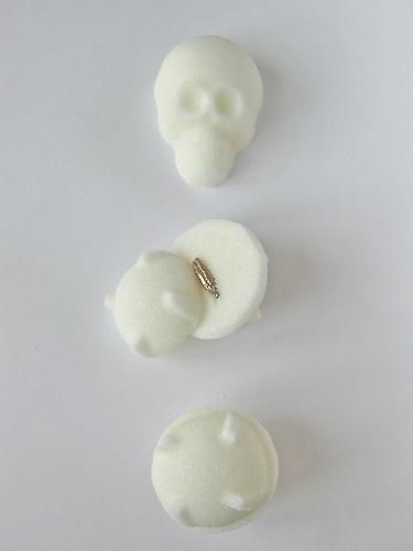 Julia Mandle
Cluster Bomblet   2011
Sugar, Set of 3
2 x 2 in / 5.1 x 5.1 cm