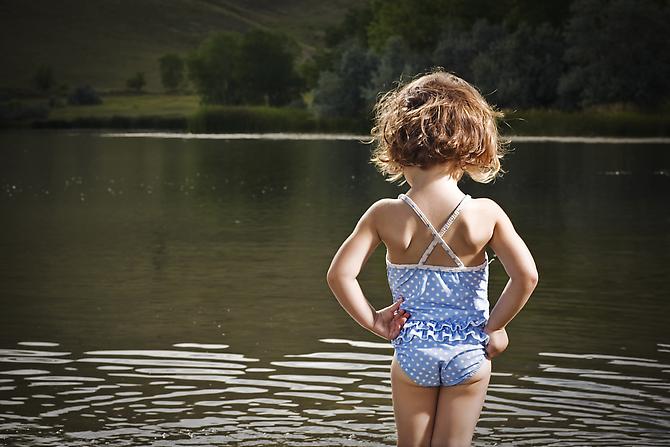 I Will Sell This Lake Today, 2010
C-print mounted to dibond
Edition of 10
30 x 44 inches