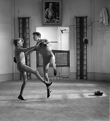 Oskar Werner and Henri Serre mimic a 1900 waltz in a boxing ring, Paris (Jules Et Jim)
1961
gelatin silver print