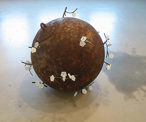 Jasmine, 2005
steel and paint
31 x 34 x 34 inches