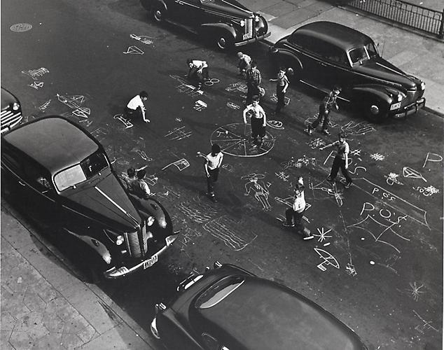Chalk Games, New York
1950
Gelatin silver print