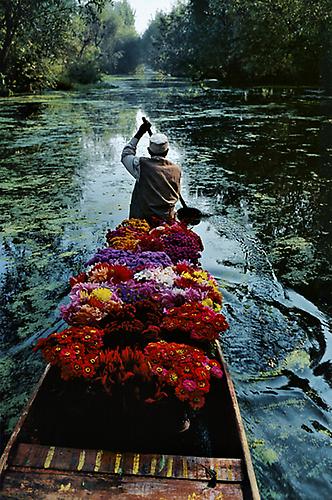 Flower Seller, Dal Lake, Kashmir
1996
C-type print on Fuji Crystal Archive paper