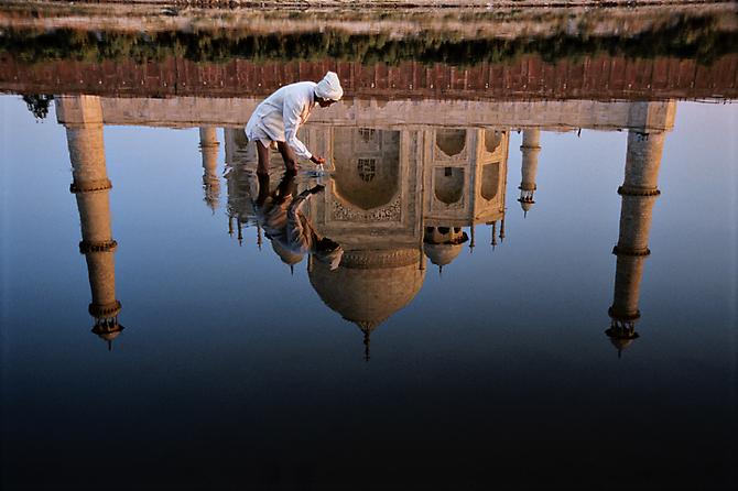 Man and Taj Reflection, Agra, India
1999
C-type print on Fuji Crystal Archive paper