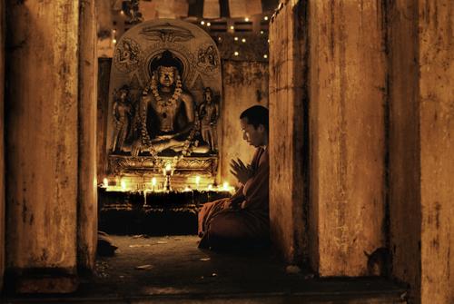 Monk praying at Bodh Gaya
2000
C-type print on Fuji Crystal Archive paper