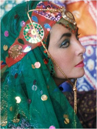 Dressed as an Odalisque II, 1976, Printed 2011
C-print
48 x 36 in/ 121.9 x 91.4 cm