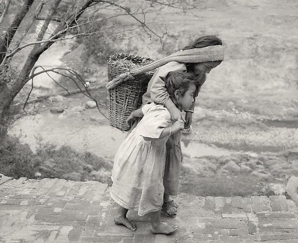 Panauti, Nepal
1994
gelatin silver print