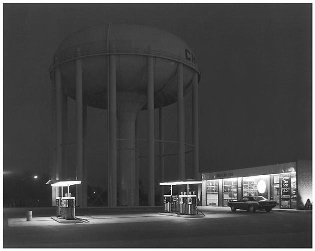 Petit's Mobil Station, Cherry Hill
November 1974
selenium-toned gelatin silver print