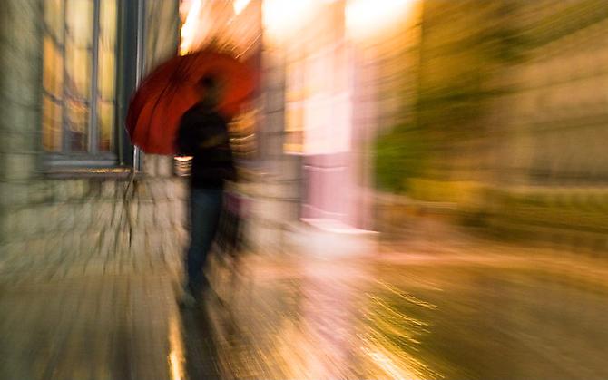  Solitude in Rain (2010)  -  Enquire 
From the  Shadows in the City  Series
Lambda Laminated Print on Dibond
Available in 190 x 125 cm (Editions of 3), 150 x 100 cm (Editions of 10) & 90 x 60 cm (Editions of 30)