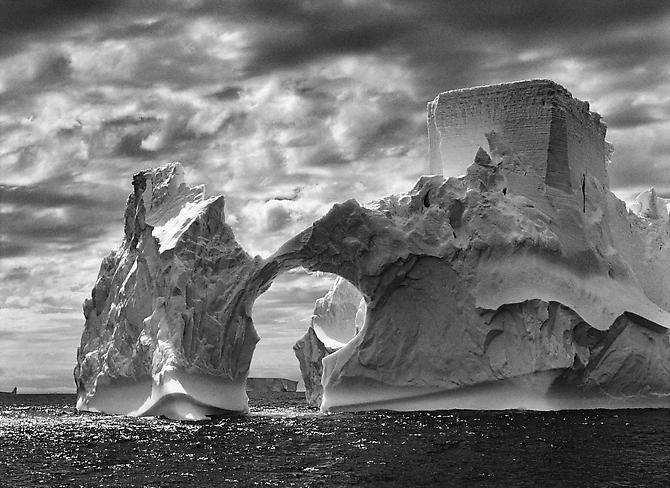 Iceberg between the Paulet Island and the Shetland Island, Antarctica
2005
gelatin silver print