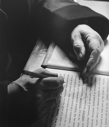 London, Hands of H.G. Wells
1939
gelatin silver print