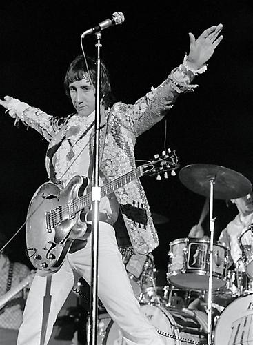 Baron Wolman, Peter Townsend, The Who, Cow Palace, San Francisco
1967
Platunim/ Palladium print