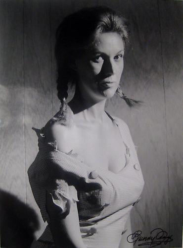 1950-1960's, 1950-1969
Silver gelatin print
29 x 23 in
73.7 x 58.4 cm