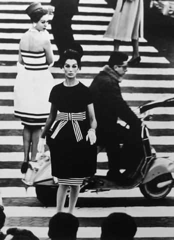 Simone & Nina, Piazza di Spanga, Rome [VOGUE]
1960
gelatin silver print