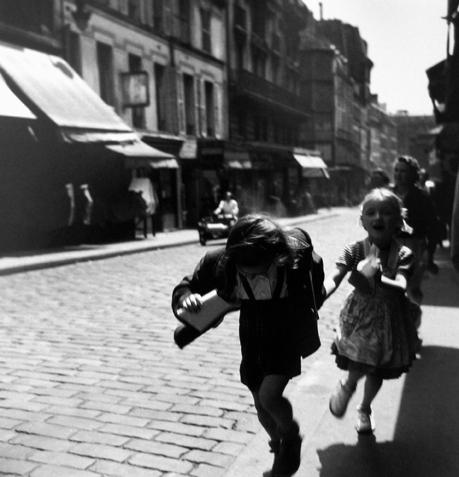 Rue des Martyrs, Paris
1951
gelatin silver print