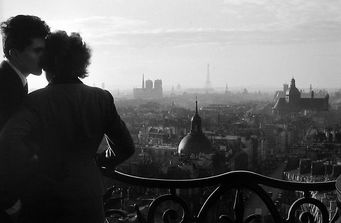 Amoureux de la Bastille, Paris
1957
gelatin silver print