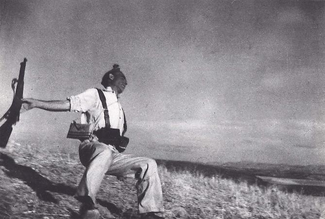 Death of a Republican Soldier, Spain
1936
gelatin silver print