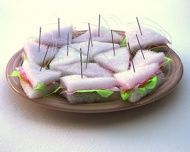 Guerra de la Paz
Sandwichitos (Little Sandwiches)  2004
Mixed media
Approx 3.5 x 10.5 in round