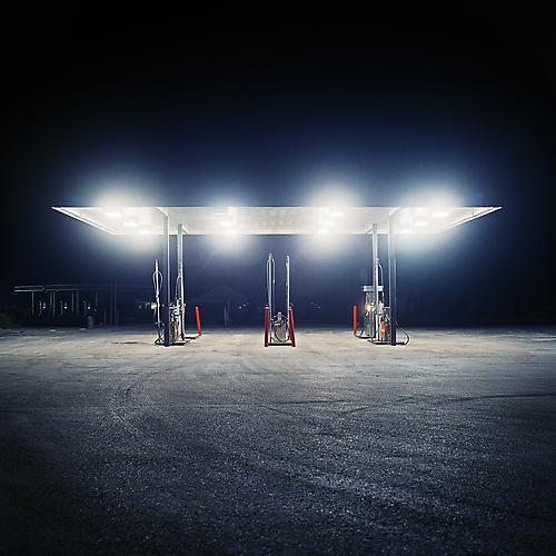 FILLING STATION, MERCER, PENNSYLVANIA | C-PRINT | 28 X 28 INCHES | 2006