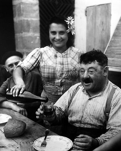 Le Vigneron de Cavignac, Gironde
1945
gelatin silver print