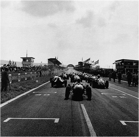 Start, Grand Prix, France
1958
gelatin silver print