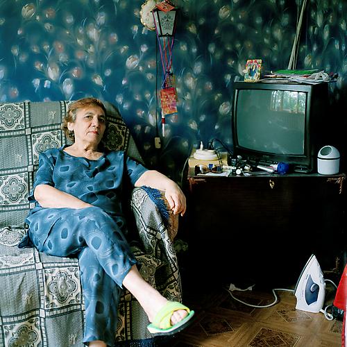 OLGA CHAGAOUTDINOVA | NINA | C-PRINT | 61 x 61 CENTIMETERS | 2006