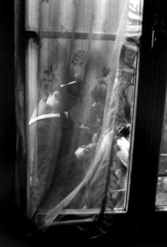 Les Adieux du Permissiomaire, Paris
1963
gelatin silver print
