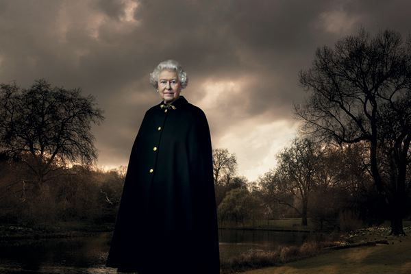 Queen Elizabeth II, Buckingham Palace, London
2007
printed 2010
archival pigment print